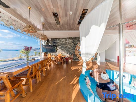 Дали: Queting Lake View Inn
