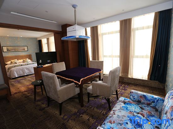 Цзилинь: Days Wyndham Hotel jilin Railway Station