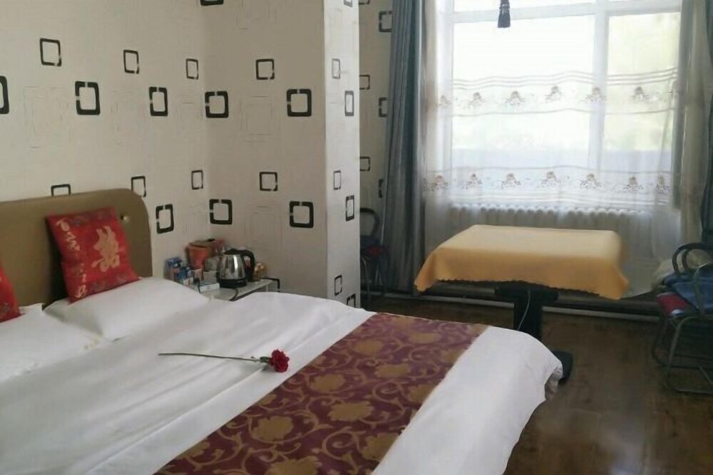Чаоян: Jinbaihe Motel
