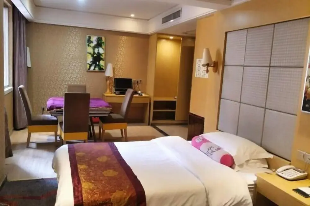 Rongxin Holiday Hotel — фото 1