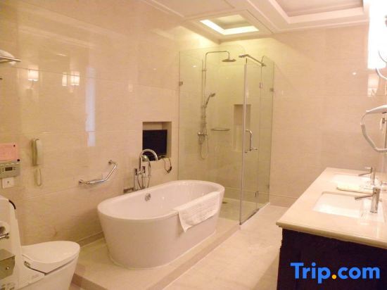 Циндао: Jiaozhou Hotel