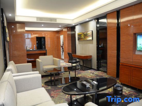 Эньши: Shiji Jinyuan International Hotel