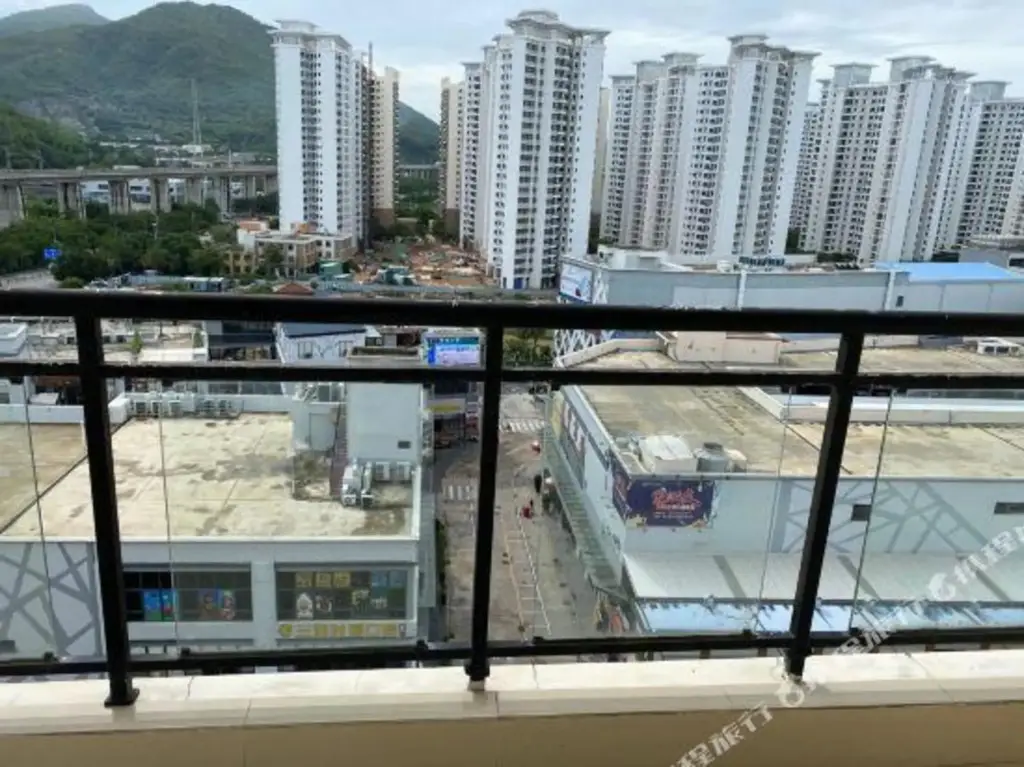 Санья: Jiangnan Baoyue Business Hotel (Sea Travel Duty Free Eternal Love Store)