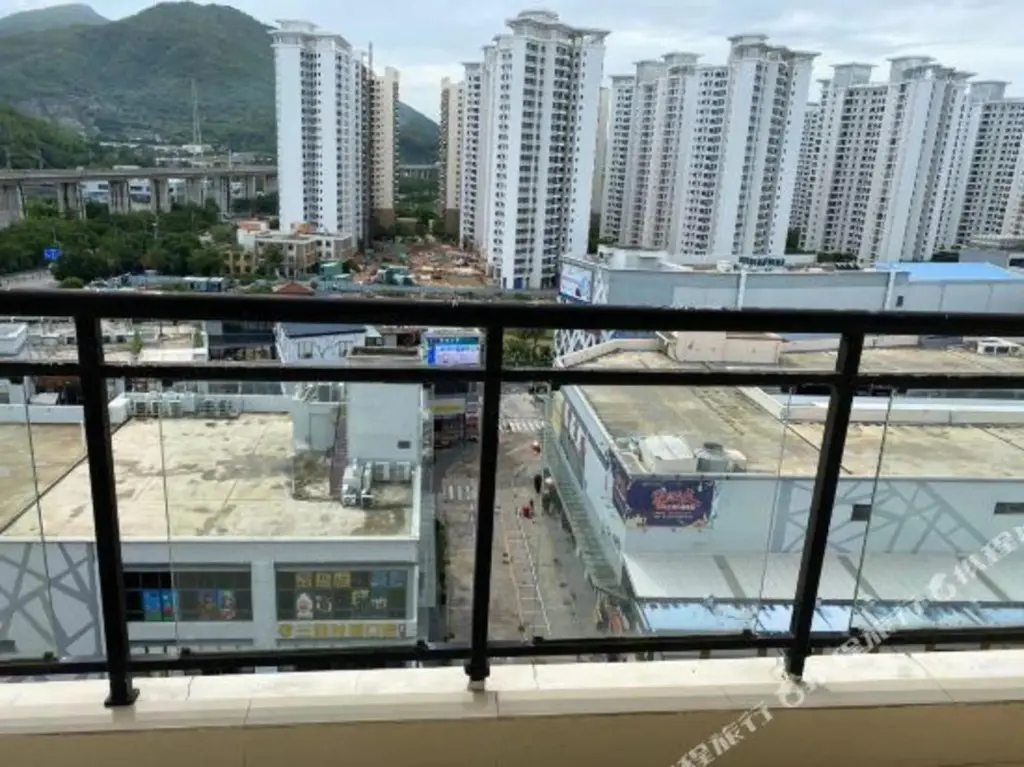 Санья: Jiangnan Baoyue Business Hotel (Sea Travel Duty Free Eternal Love Store)