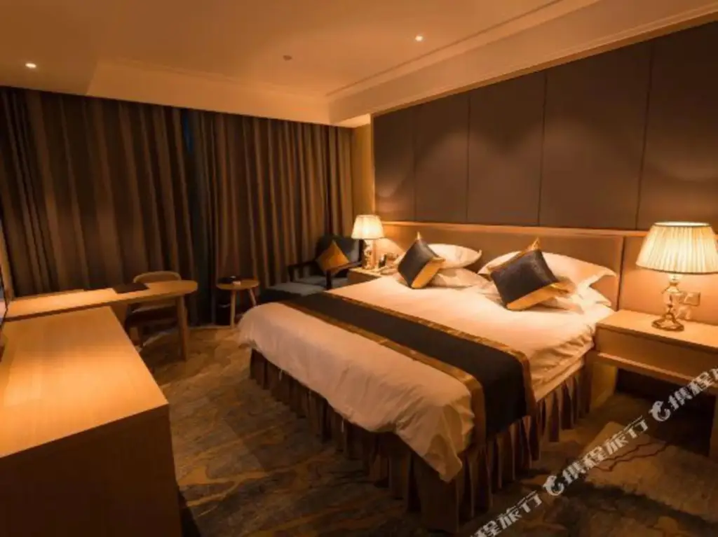 Нинбо: Ningbo Weisi Hotel