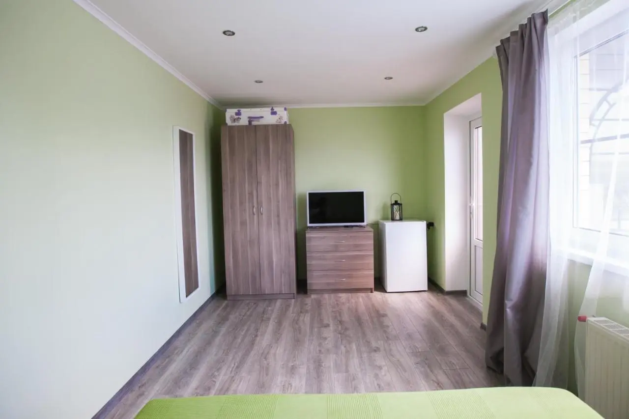 Приморско-Ахтарск: House on Chernetskogo