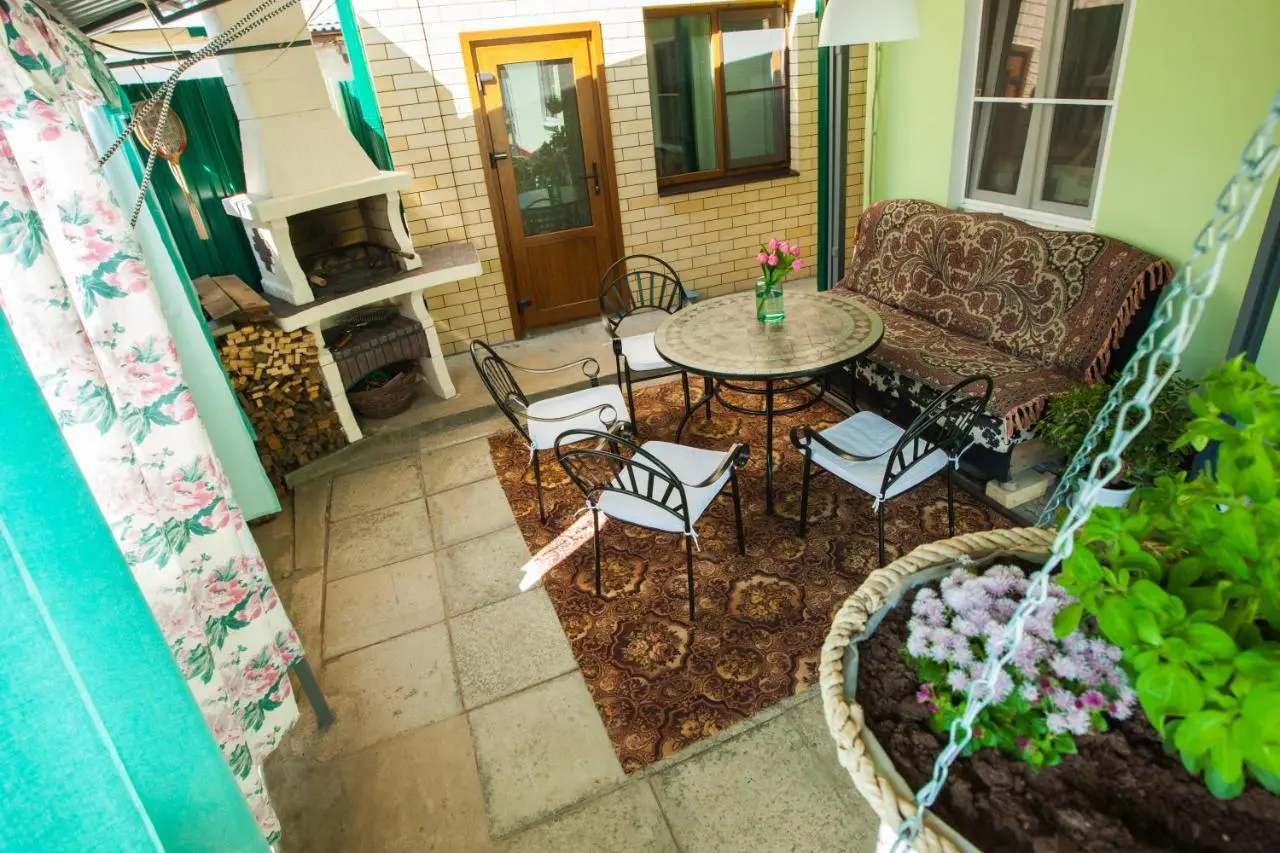 Приморско-Ахтарск: House on Chernetskogo