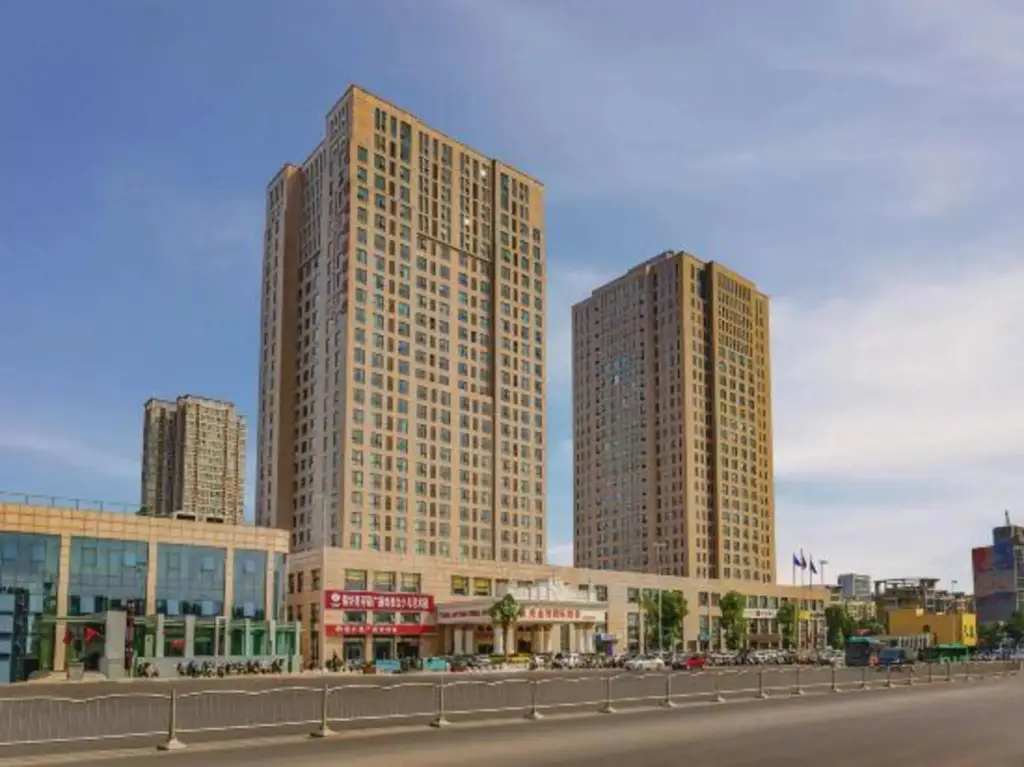 Чжэнчжоу: Vienna International Hotel (Zhengzhou FU Tower Metro Station)