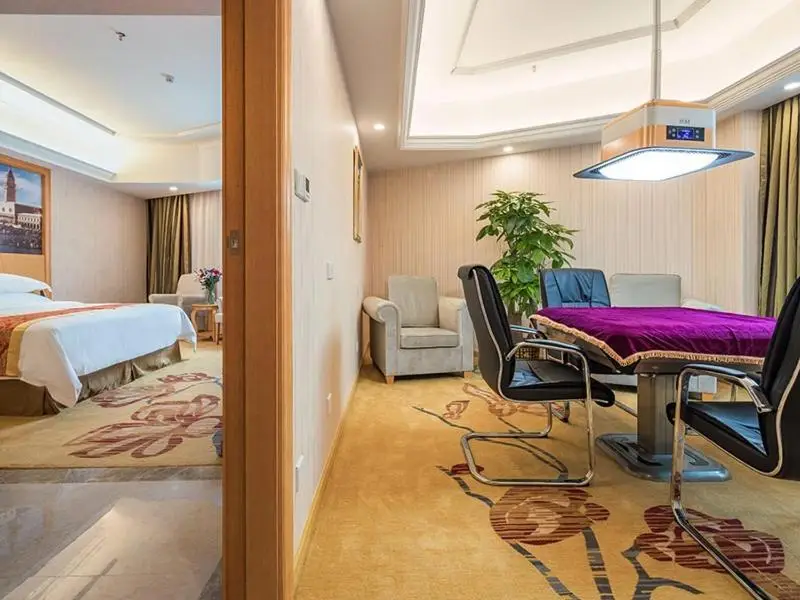 Шэньчжэнь: Vienna International Hotel Shenzhen Bantian Jihua Road Shangxue