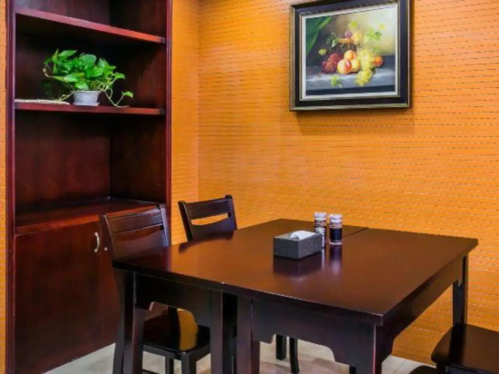 Шаоксинг: Vienna Hotel (Shaoxing Paojiang)