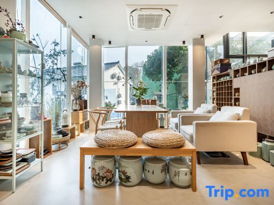 Ханчжоу: Nianting NiTi Yanqi Tea Garden·270° Chashan Viewing Holiday Meisu (West Lake Lingyin Temple Branch)