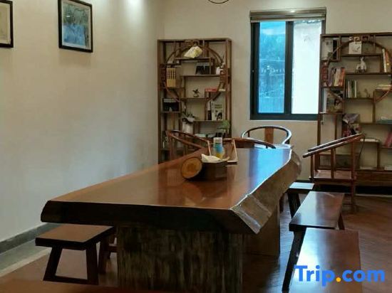 Хучжоу: Wangya Qianyi Hostel