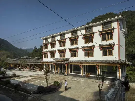 Longsheng: Longji Longbao Zhuangjia Hotel
