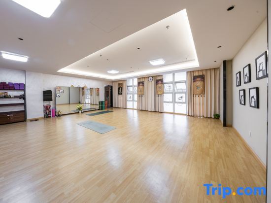 Шэньчжэнь: Xinrun Hua Hotel (Hongqiao Park Branch, Guangming City Station, Shenzhen)