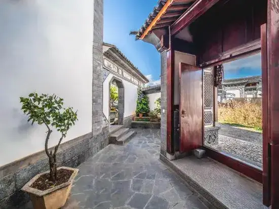 Дали: Xiangning Bohai Small Courtyard