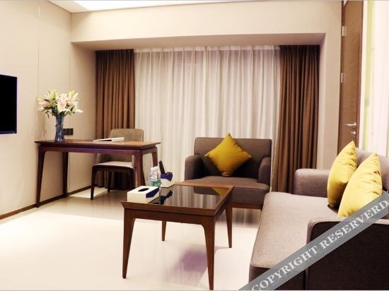 Шэньчжэнь: Shenzhen Hanshisen Hotel (Pingshan High-speed Railway Station)