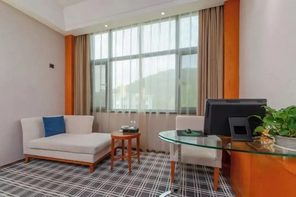 Юнчжоу: Starshar Hotel