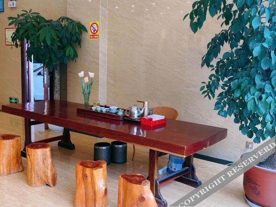 Ляньчжу: Huating Hotel