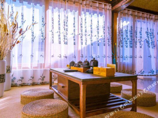 Пекин: Yiyun Xiangju Manshiguang Courtyard
