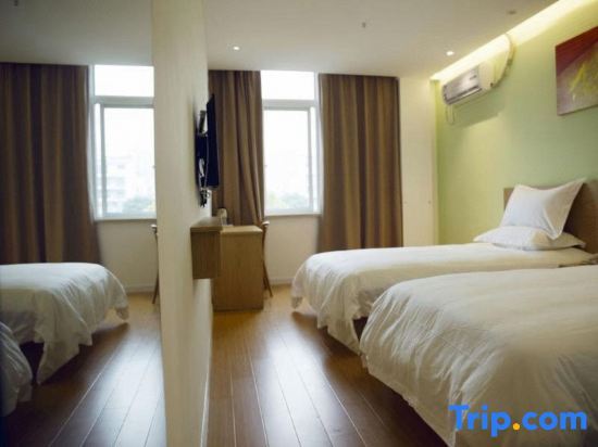 Шанхай: Shell Shanghai Jiadingbei Subway Station Shuping Road Hotel