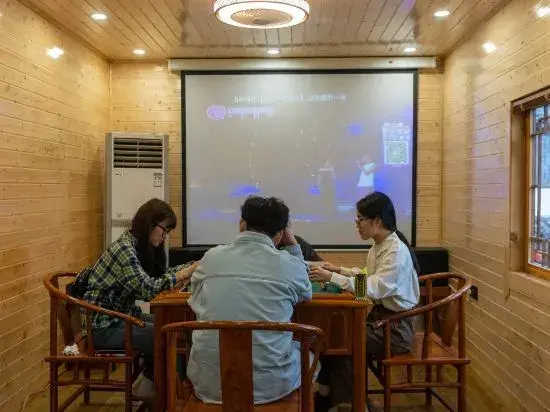 Вэньчжоу: nanxijiang menkou shiziyan homesday