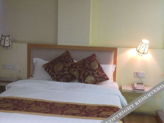 Чжуншань: Pai Hotel (Zhongshan Xiaolan High Speed Railway Station Dongsheng State Banquet Branch)