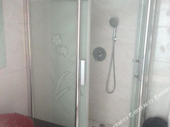Цзясинь: Xinya Hotel