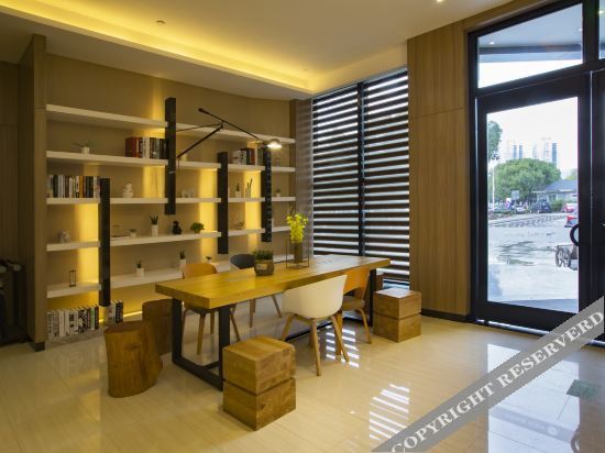 Вэньчжоу: Rest Comfort Hotel (Wenzhou Oubei Shuangta Road)