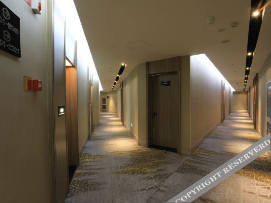 Вэньчжоу: Rest Comfort Hotel (Wenzhou Oubei Shuangta Road)