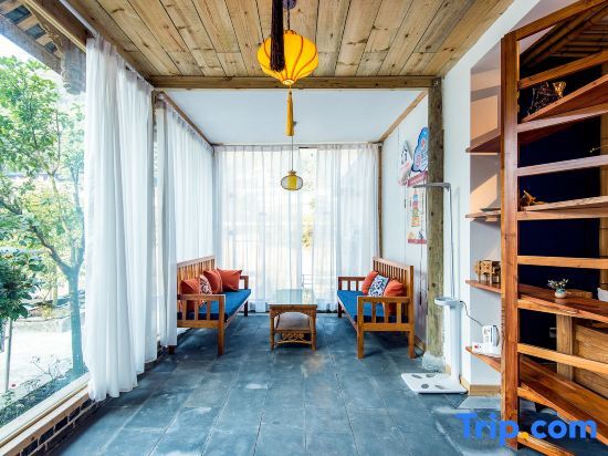 Чэнду: Qingchengshan and a mountain house