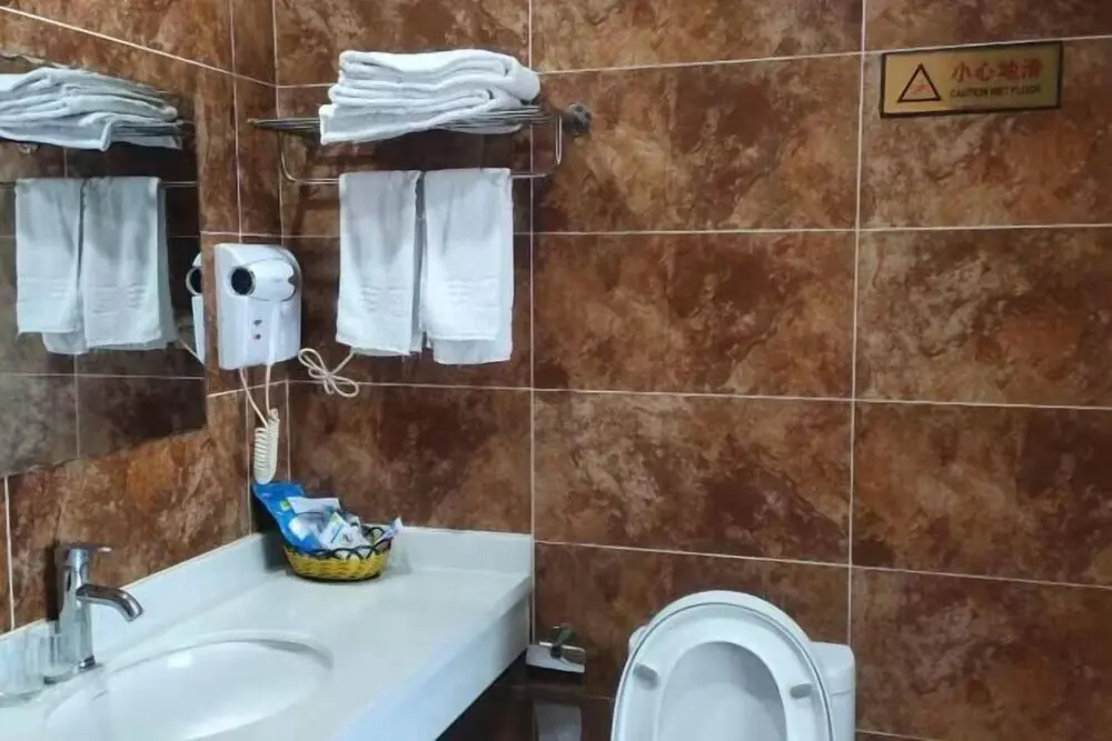 Пинсян: Feng Huang Business Hotel