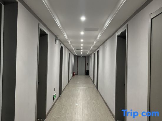 Пинсян: Feng Huang Business Hotel