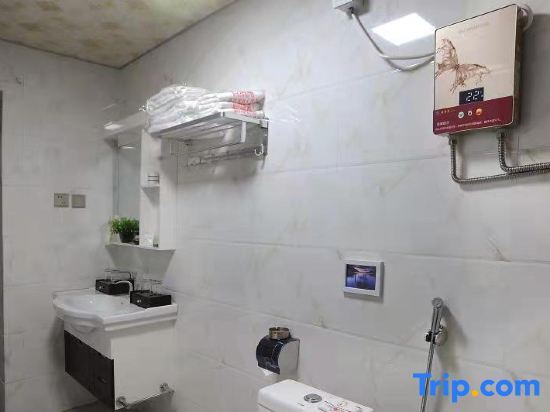 Дэхун: Yashige Apartment Ruili