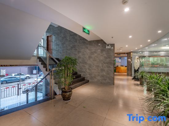Гуйлинь: Days Inn by Wyndham Business Place Guilin Yishun