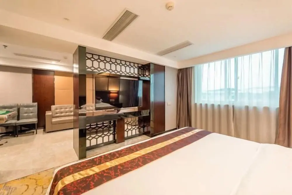 Гуйлинь: Days Inn by Wyndham Business Place Guilin Yishun