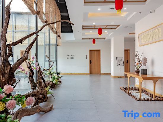 Лешан: Emeishan Fanxing Mountain House (Huangwan Visitor Center)