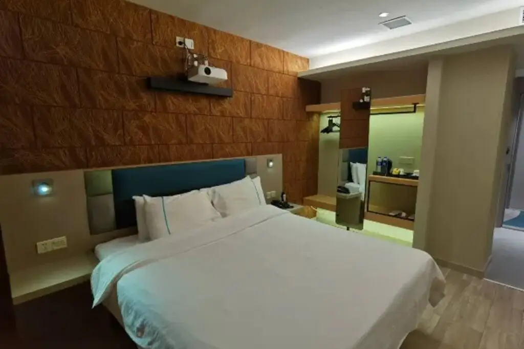 Шанхай: Home Inn Selected (Minlei Road Metro Station, Caolu, Shanghai)