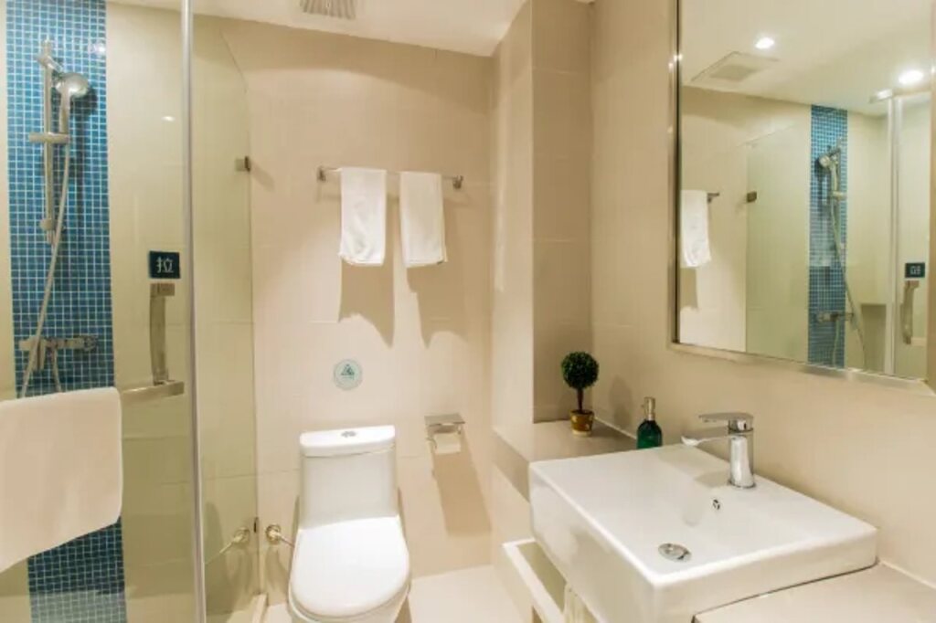 Шанхай: Home Inn Selected (Minlei Road Metro Station, Caolu, Shanghai)