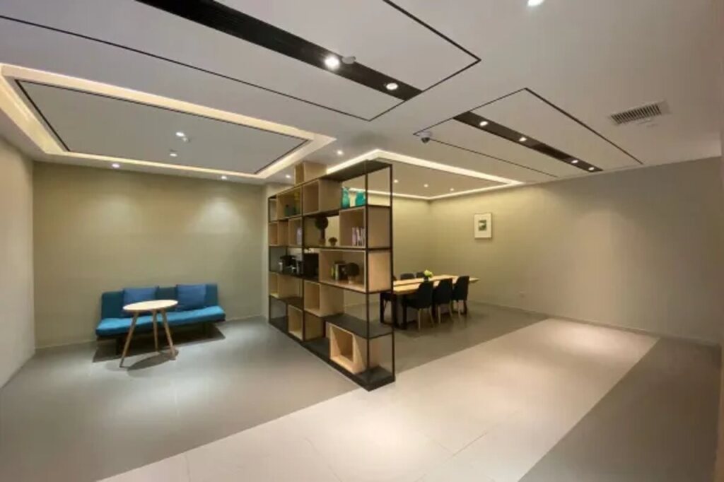 Шанхай: Home Inn Selected (Minlei Road Metro Station, Caolu, Shanghai)