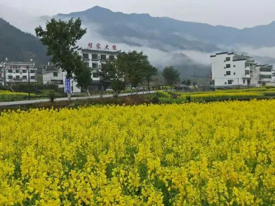 Шанграо: Wuyuan Chengjia Courtyard