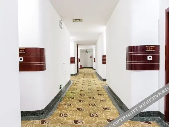 Lanyang: Zhangzhou Shunhao Business Hotel (Zhongxing Street Bus Station)