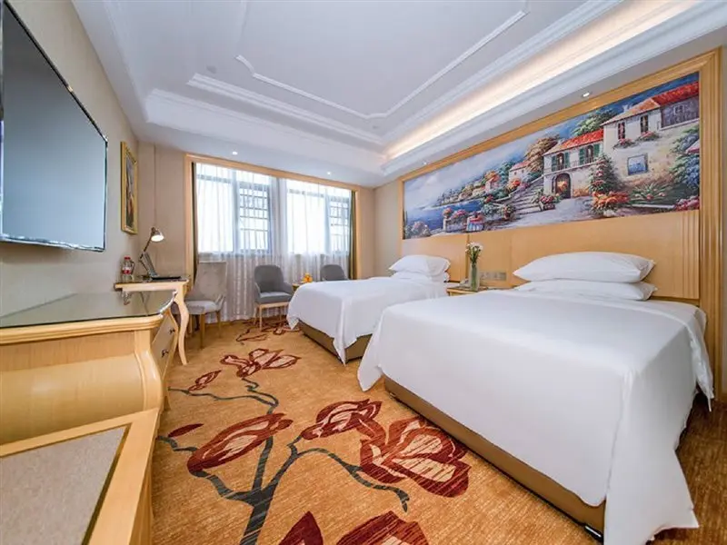 Эньши: Vienna International Hotel (Enshi Cultural Center Airport)