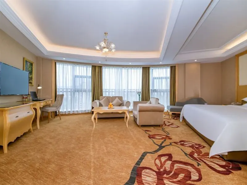 Эньши: Vienna International Hotel (Enshi Cultural Center Airport)