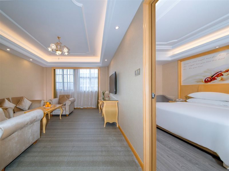 Эньши: Vienna International Hotel (Enshi Cultural Center Airport)
