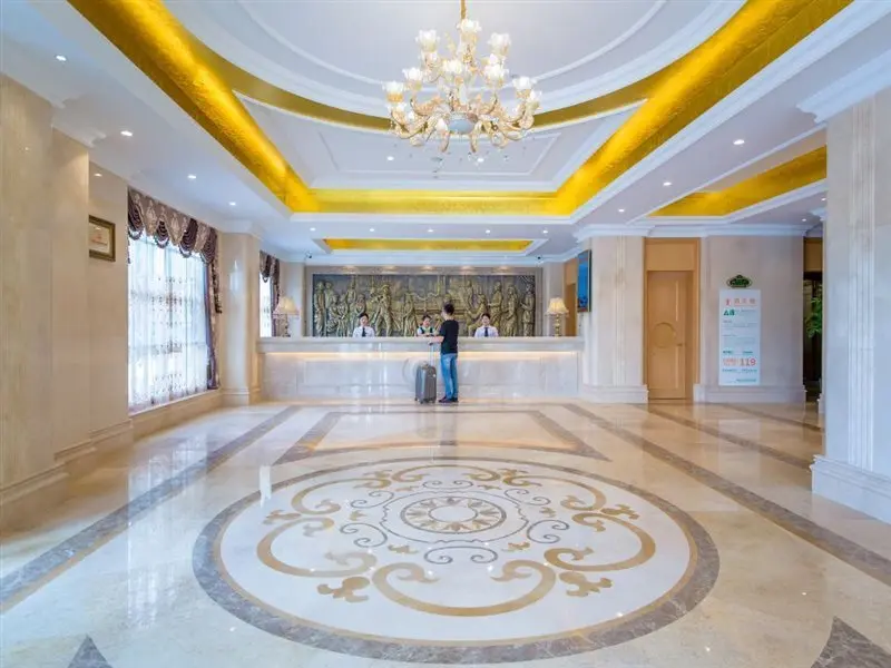 Эньши: Vienna International Hotel (Enshi Cultural Center Airport)