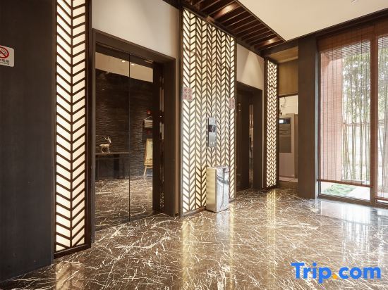 Шанхай: Chongming Dongtan Yue Hotel (Chenjia Town Dongtan Business Plaza)