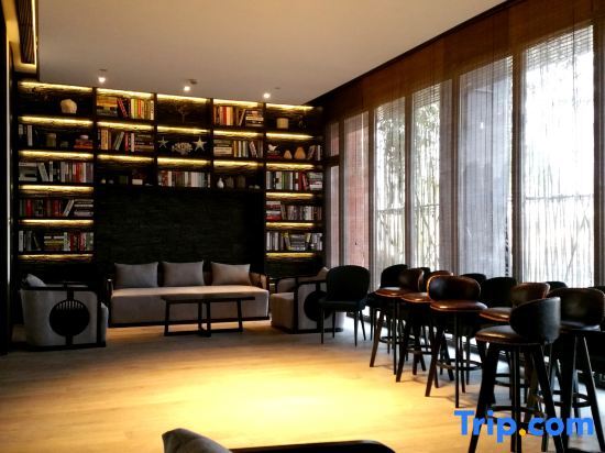 Шанхай: Chongming Dongtan Yue Hotel (Chenjia Town Dongtan Business Plaza)