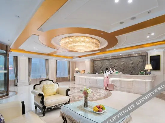 Тайчжоу: Vienna Hotel (Taixing Sports Center)