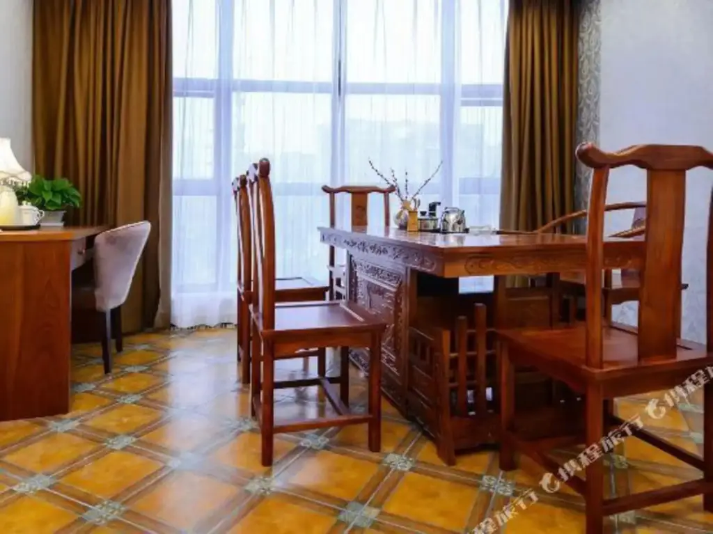 Чунцин: Aerzi Holiday Hotel
