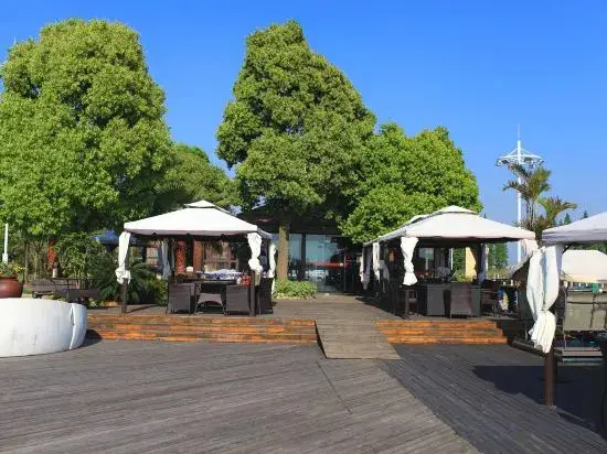 Шанхай: Rhine Dream Yacht Club